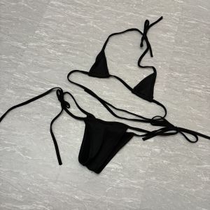 マイクロビキニ黒
